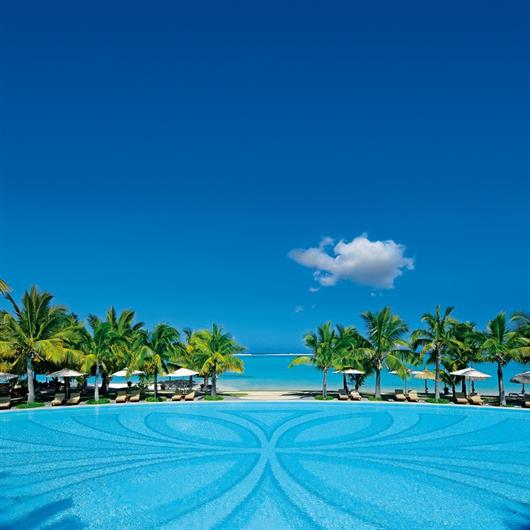 Paradis Beachcomber Golf Resort & Spa